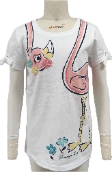 White girls T-shirt with flamingo and giraffe print